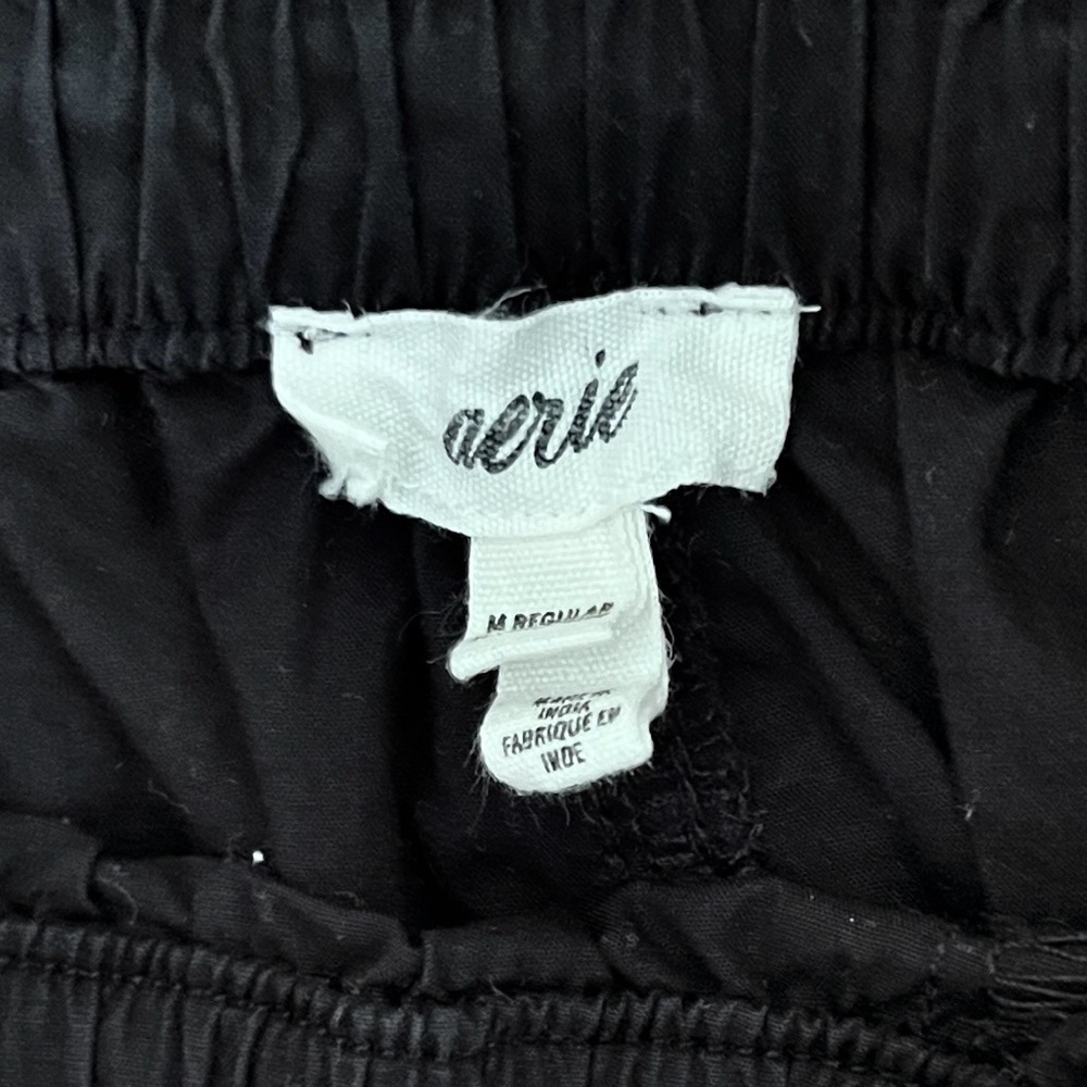 Aerie Easiest High-Waisted Elastic Poplin Cargo Pants - Picture 4 of 5